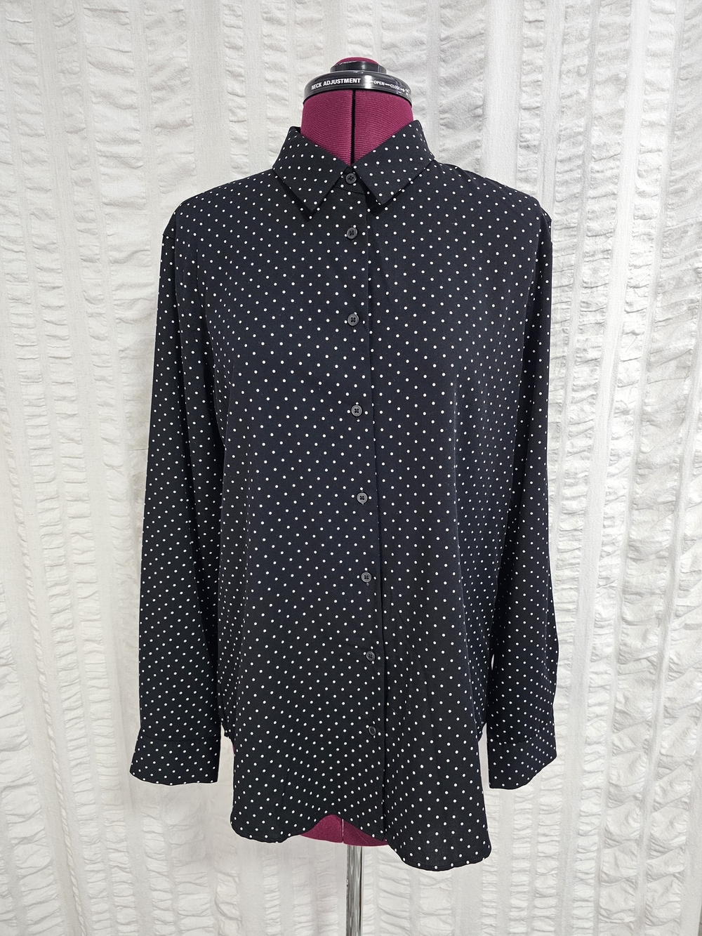 Uniqlo Black Polka Dot Pointed Collar Casual Drape Long Sleeve Button Down Shirt